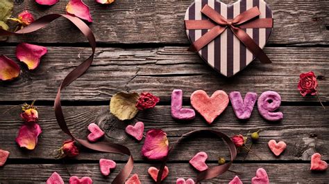 Free Full Hd Love Photos .